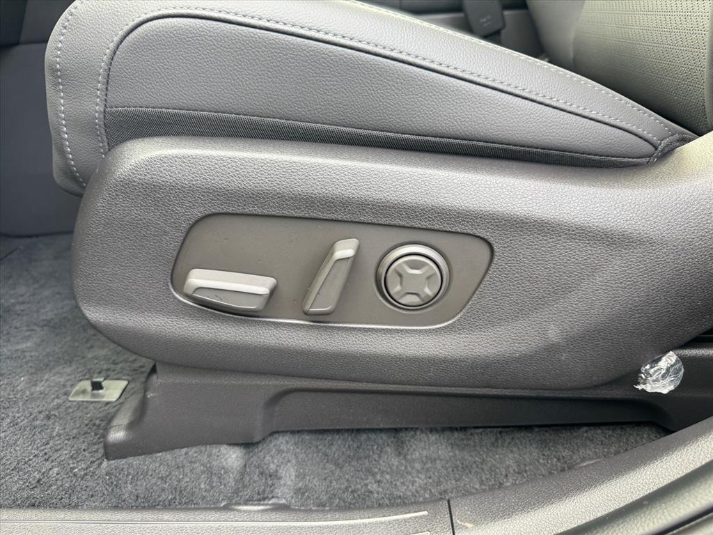 new 2026 Kia Carnival Hybrid car, priced at $54,690