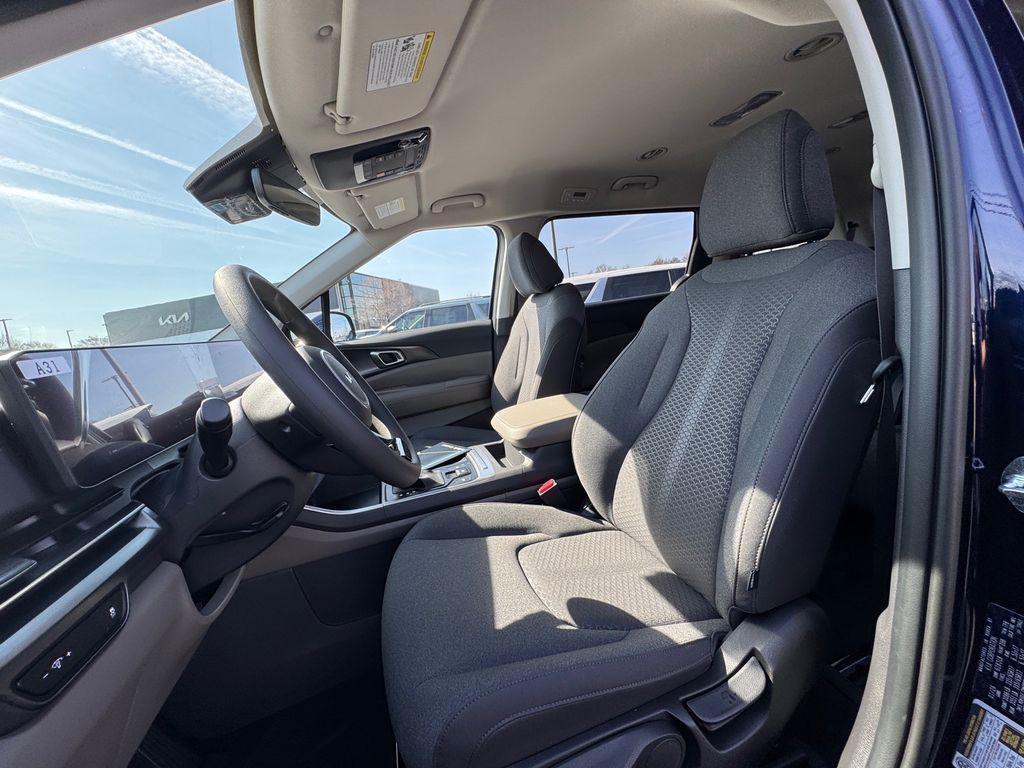 new 2026 Kia Carnival car, priced at $39,005