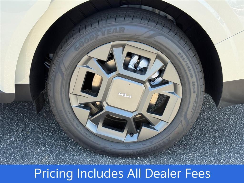 new 2026 Kia Carnival Hybrid car, priced at $46,435