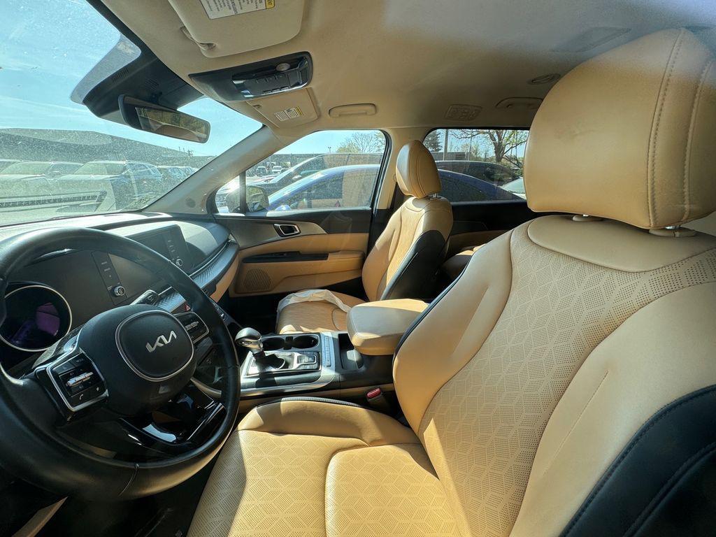 used 2024 Kia Carnival car, priced at $29,926