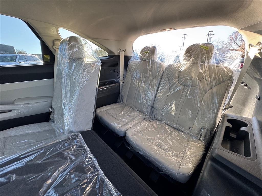 new 2026 Kia Sorento Hybrid car, priced at $39,094