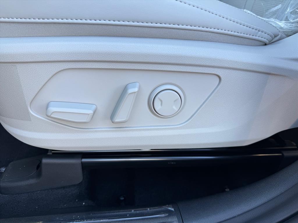 new 2026 Kia Sorento Hybrid car, priced at $39,094