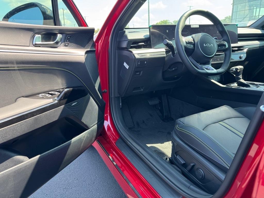new 2026 Kia K5 car, priced at $38,078