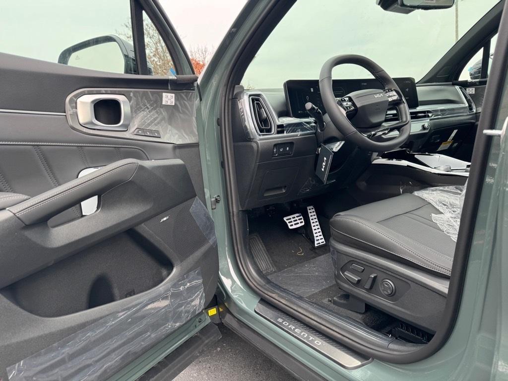 new 2026 Kia Sorento Hybrid car, priced at $47,026