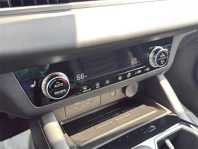 new 2025 Mitsubishi Outlander car, priced at $34,222