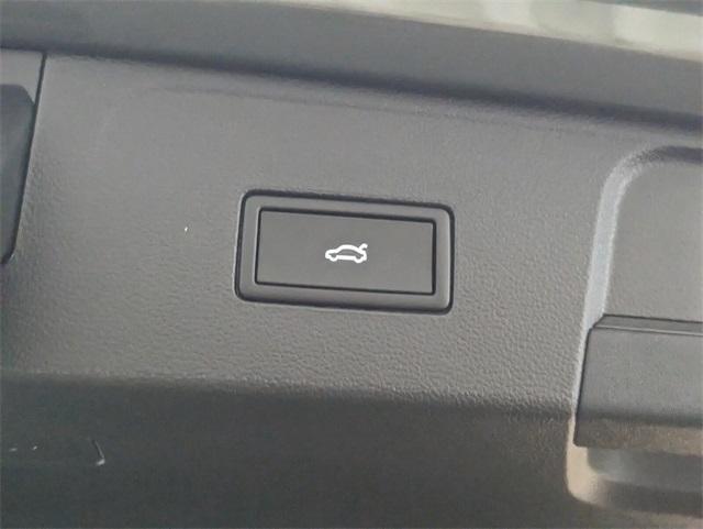 new 2026 Volkswagen Atlas car, priced at $52,301