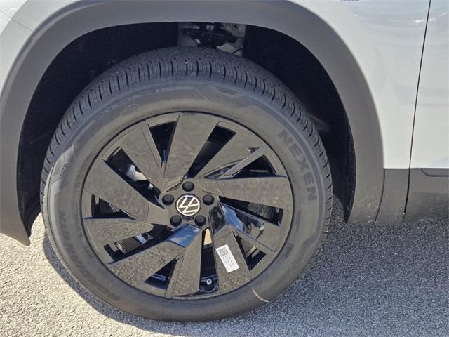 new 2026 Volkswagen Atlas car, priced at $44,340