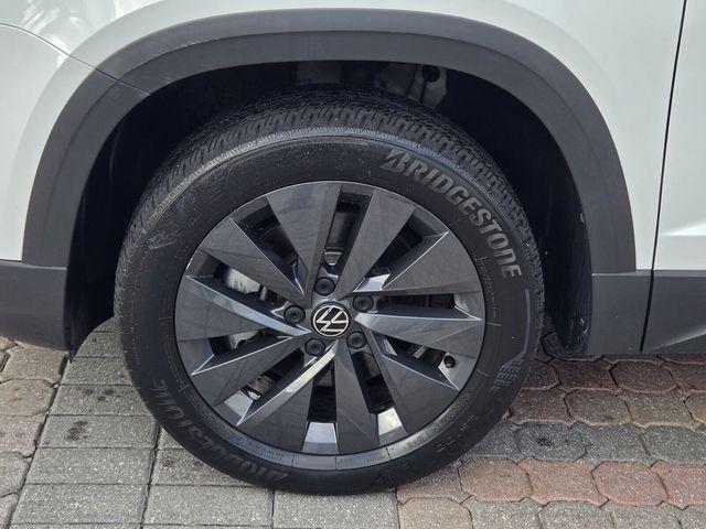 used 2023 Volkswagen Taos car