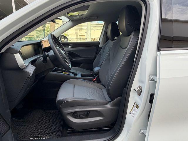 used 2025 Volkswagen Tiguan car, priced at $31,292