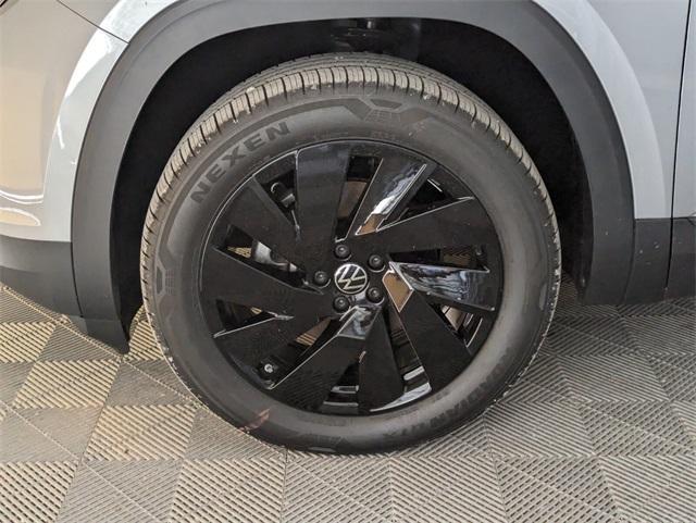 new 2026 Volkswagen Atlas car, priced at $43,712