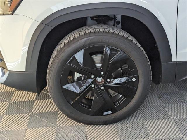 new 2026 Volkswagen Taos car, priced at $32,351