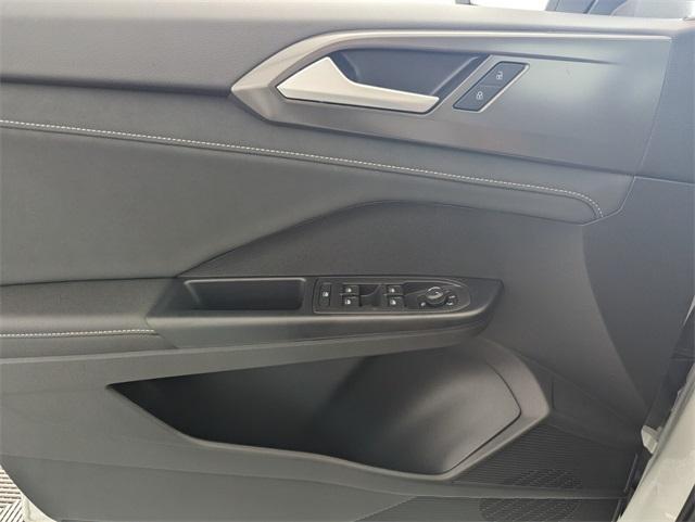 new 2026 Volkswagen Taos car, priced at $32,351