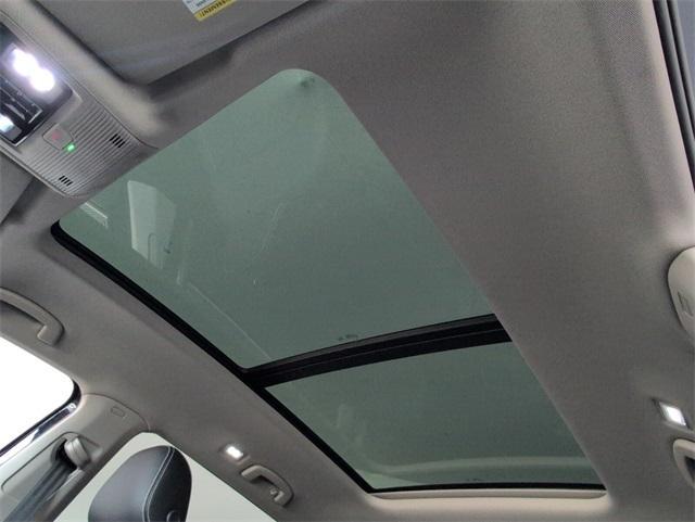 new 2026 Volkswagen Atlas car, priced at $47,456