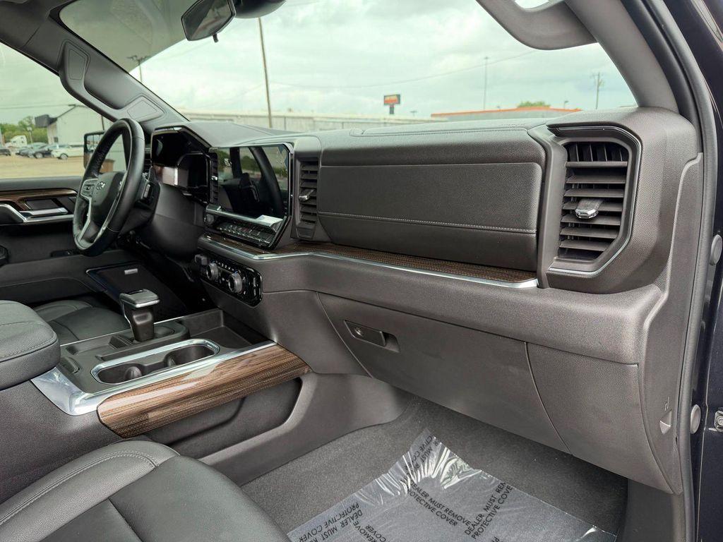 used 2024 Chevrolet Silverado 1500 car, priced at $45,434