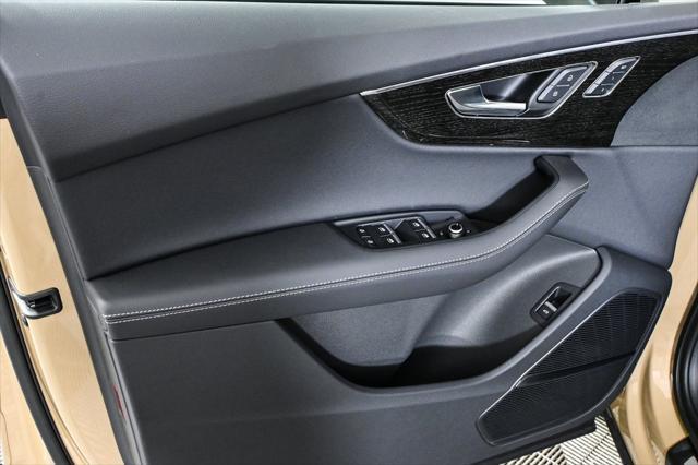 new 2025 Audi Q7 car, priced at $71,668