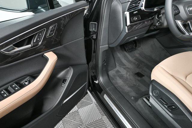 new 2025 Audi Q7 car, priced at $68,585