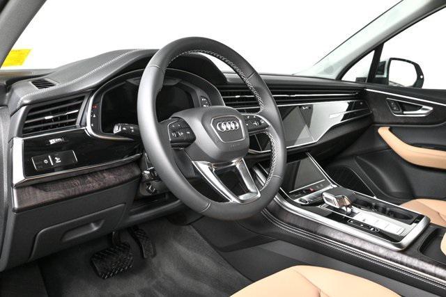 new 2025 Audi Q7 car, priced at $70,914
