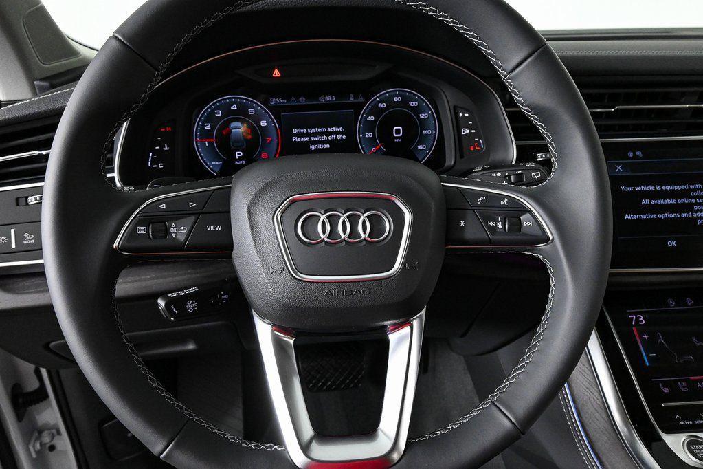 new 2025 Audi Q7 car, priced at $67,382