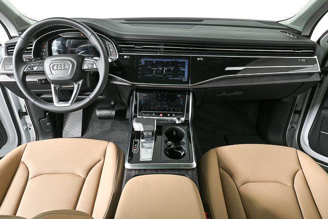 new 2025 Audi Q7 car, priced at $61,692