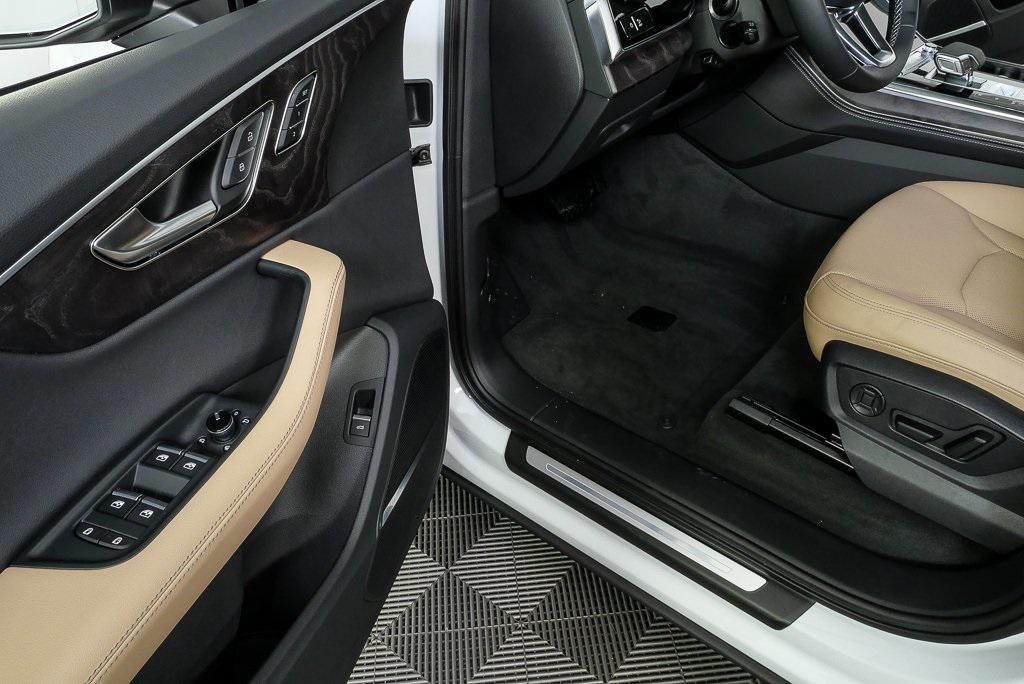 new 2026 Audi Q7 car, priced at $76,635