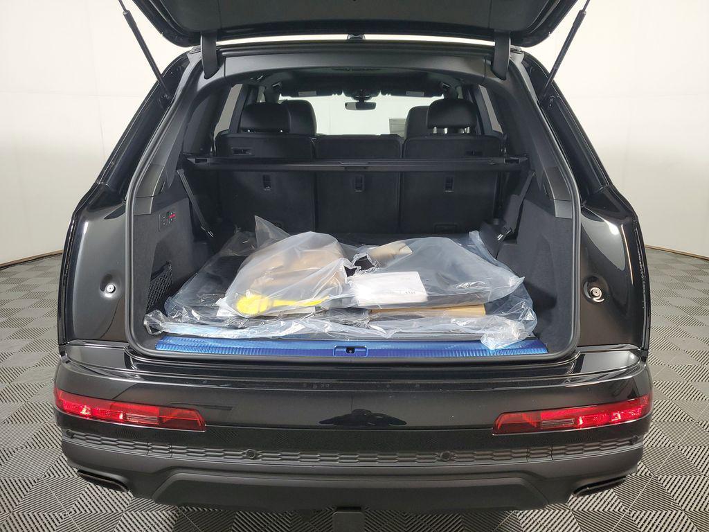 new 2026 Audi Q7 car, priced at $75,289