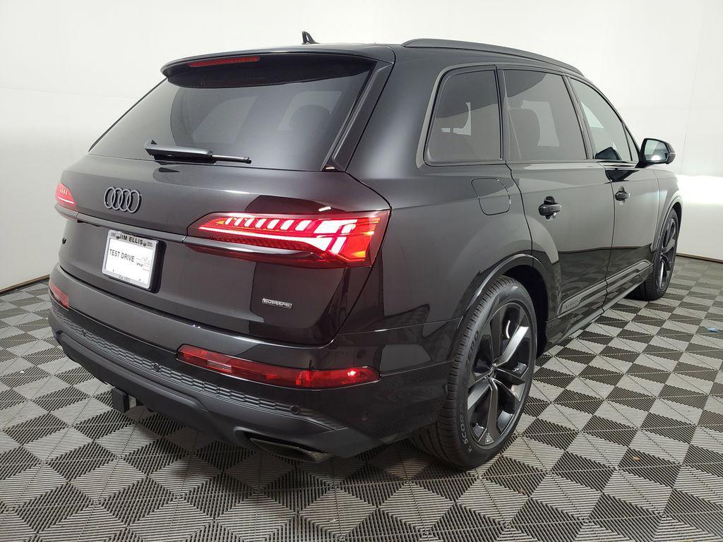 new 2026 Audi Q7 car, priced at $75,289