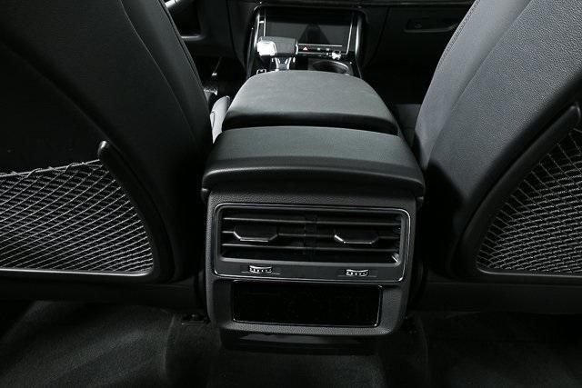 new 2025 Audi Q7 car, priced at $84,335