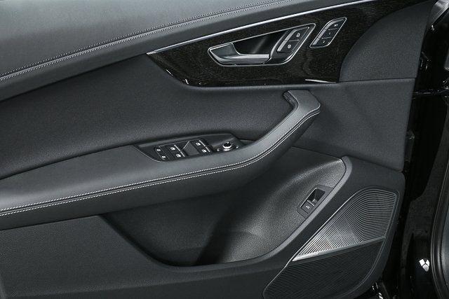 new 2025 Audi Q7 car, priced at $82,460