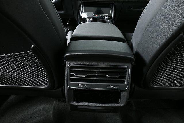 new 2025 Audi Q7 car, priced at $82,460