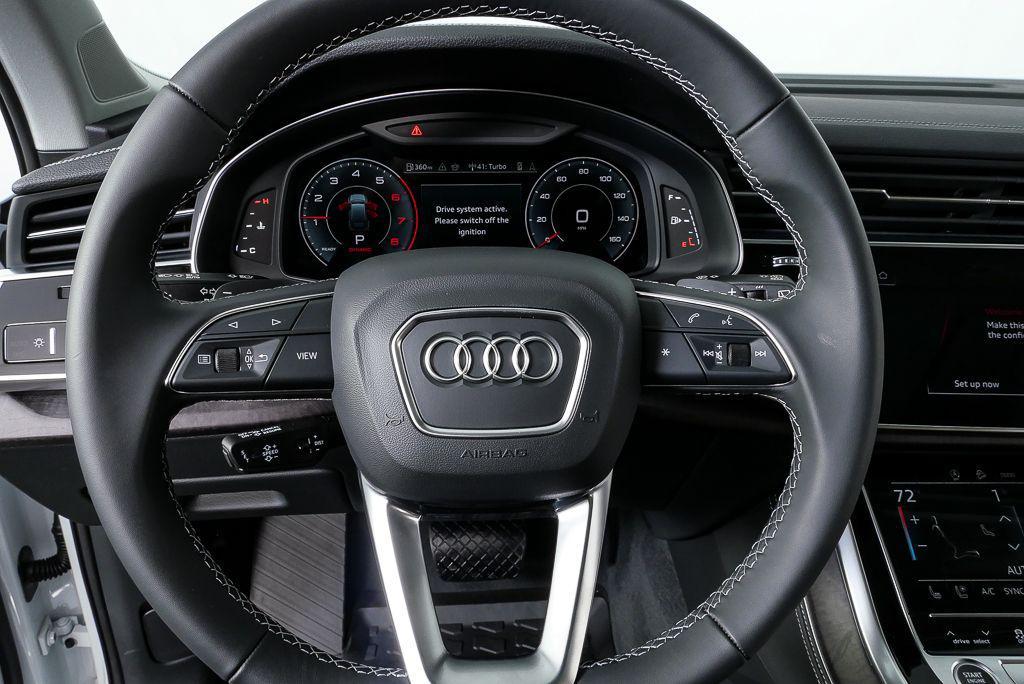 new 2025 Audi Q7 car, priced at $65,518