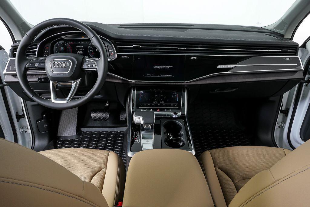 new 2025 Audi Q7 car, priced at $65,518
