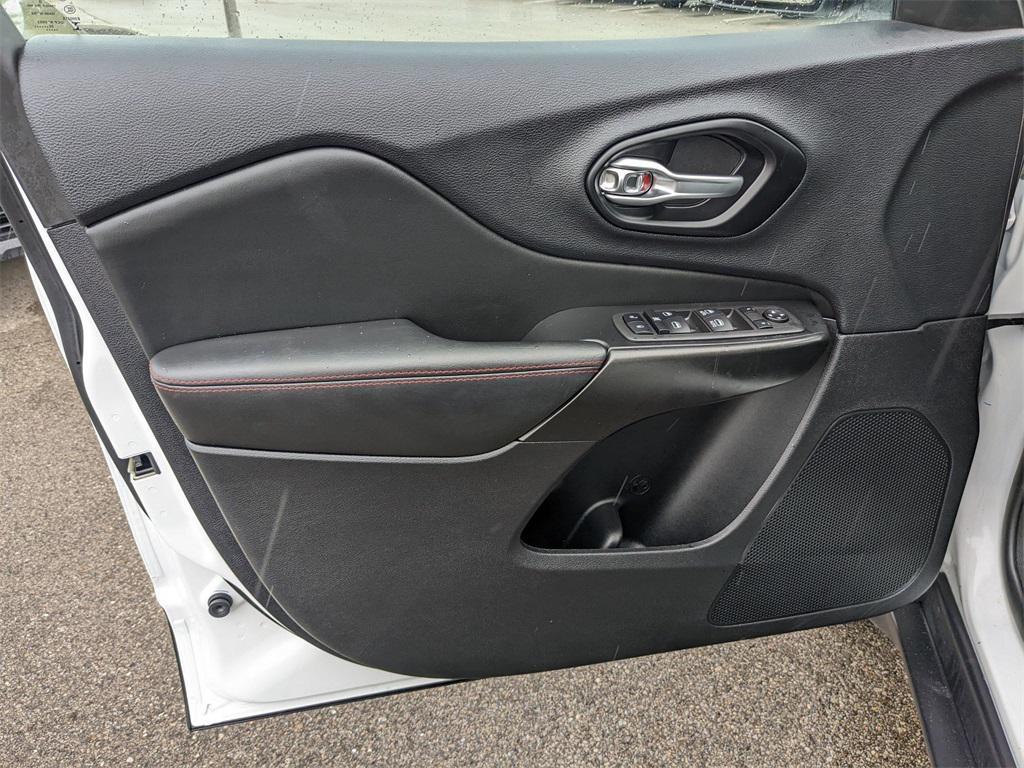 used 2022 Jeep Cherokee car, priced at $19,100