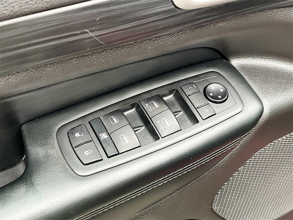 used 2021 Jeep Grand Cherokee car, priced at $22,600