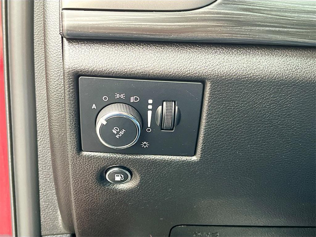 used 2021 Jeep Grand Cherokee car, priced at $22,600