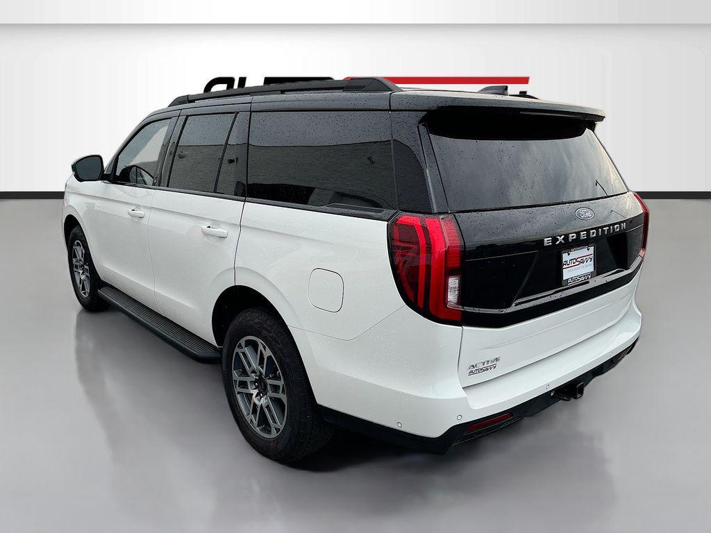 used 2025 Ford Expedition car, priced at $52,600