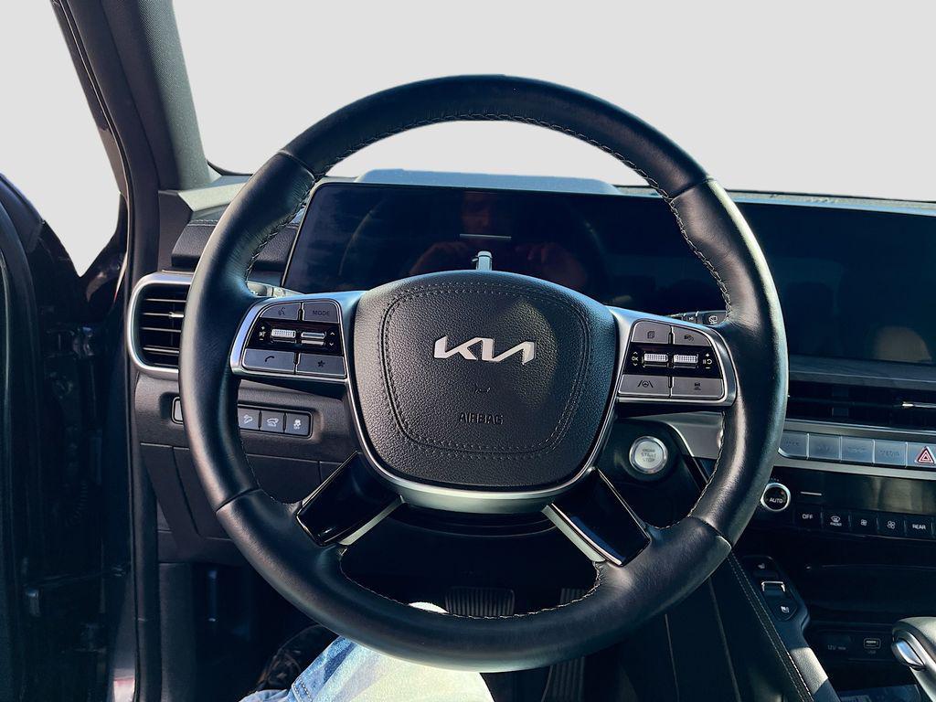 used 2025 Kia Telluride car, priced at $37,000
