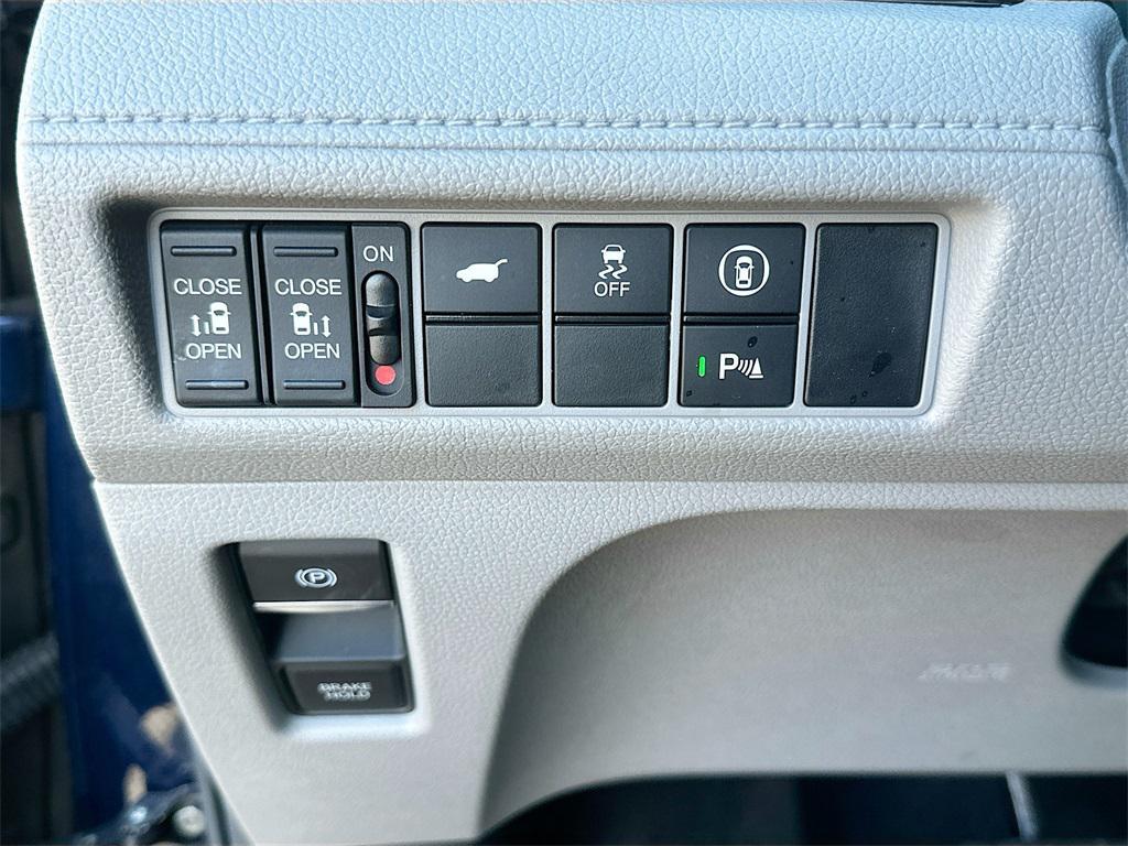 used 2024 Honda Odyssey car, priced at $32,900