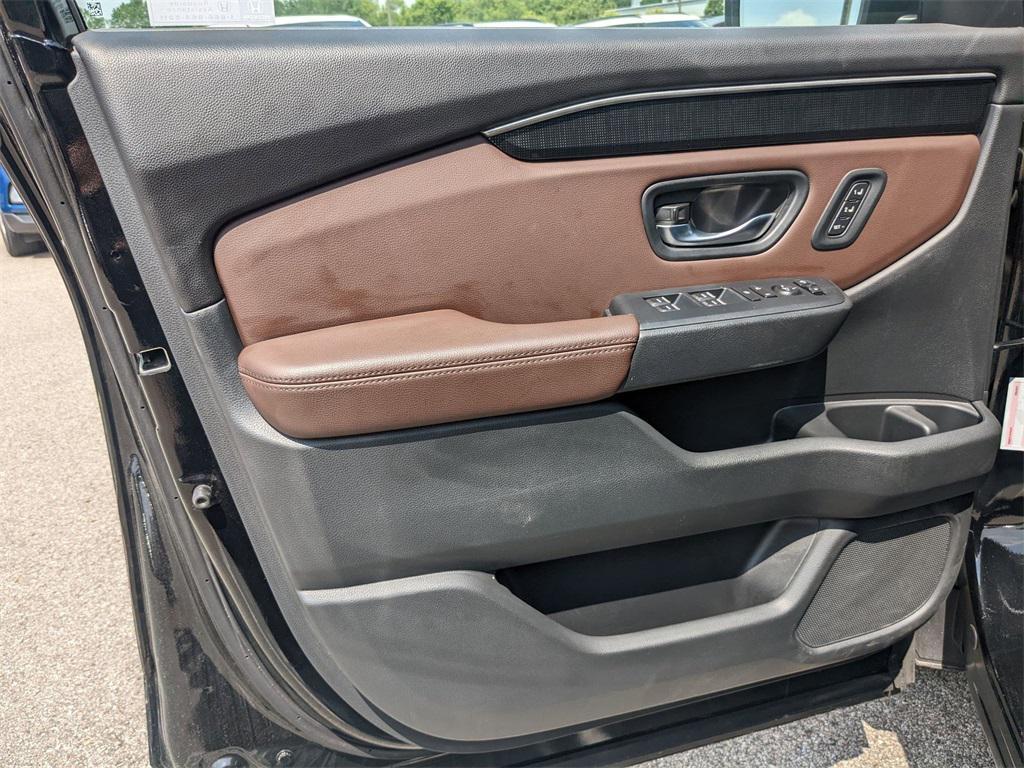 used 2024 Honda Pilot car, priced at $38,400