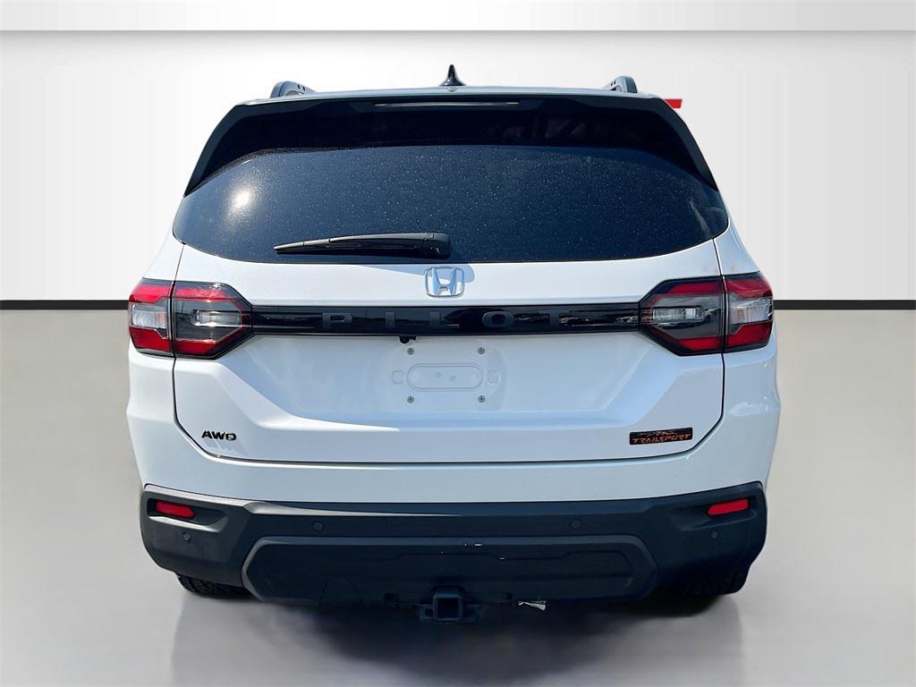 used 2025 Honda Pilot car, priced at $38,200