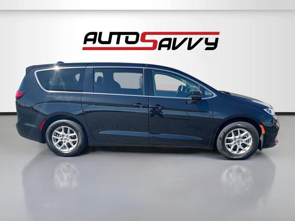 used 2024 Chrysler Pacifica car, priced at $23,100
