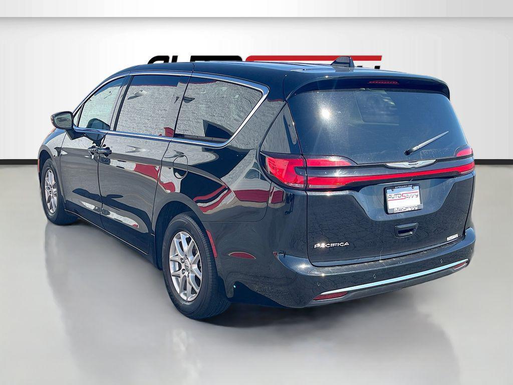 used 2024 Chrysler Pacifica car, priced at $23,100