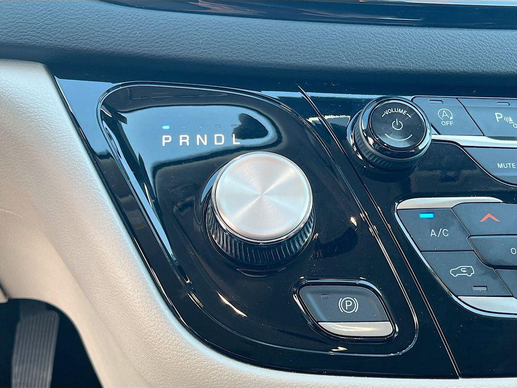 used 2024 Chrysler Pacifica car, priced at $23,100