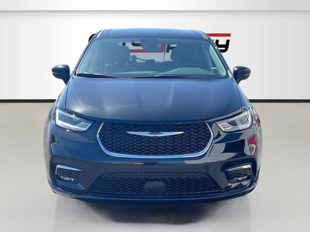 used 2024 Chrysler Pacifica car, priced at $23,100
