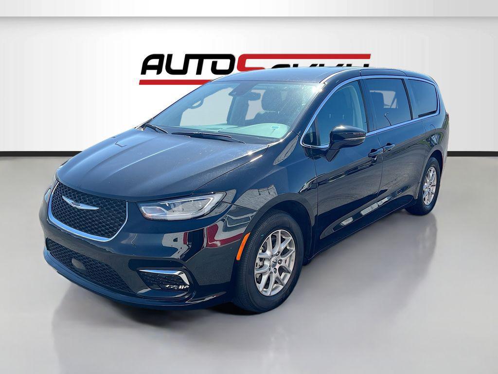 used 2024 Chrysler Pacifica car, priced at $23,100