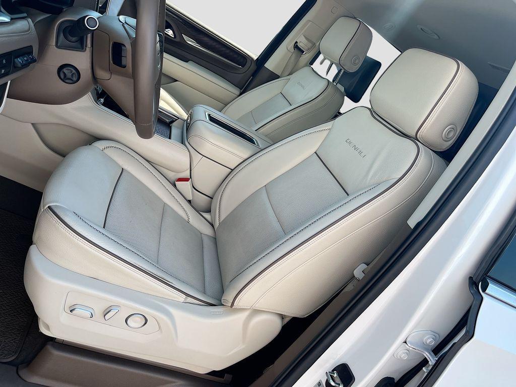 used 2024 GMC Yukon XL car, priced at $51,100