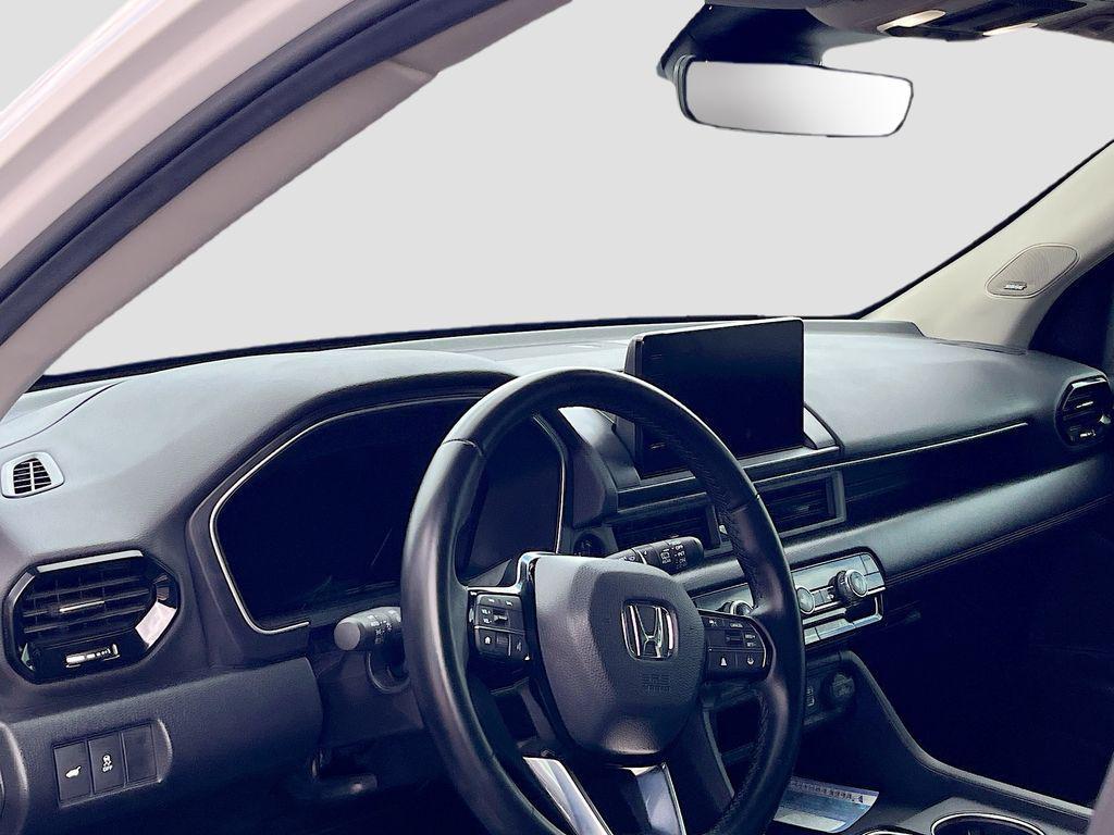 used 2025 Honda Pilot car, priced at $39,400