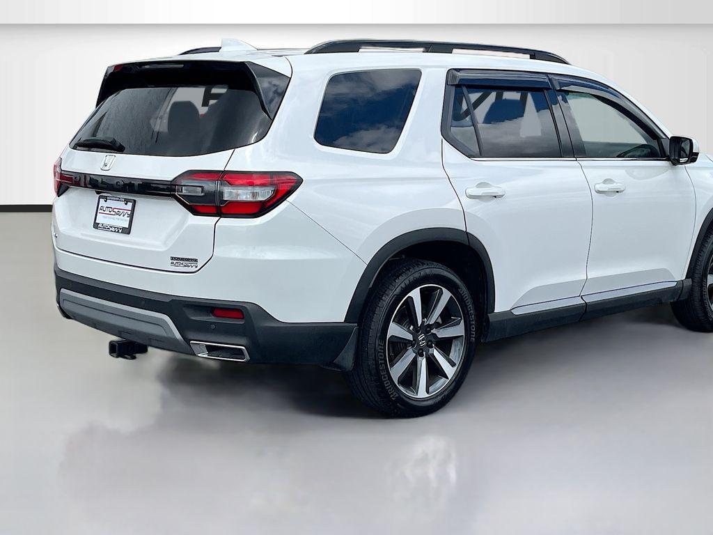used 2025 Honda Pilot car, priced at $39,400