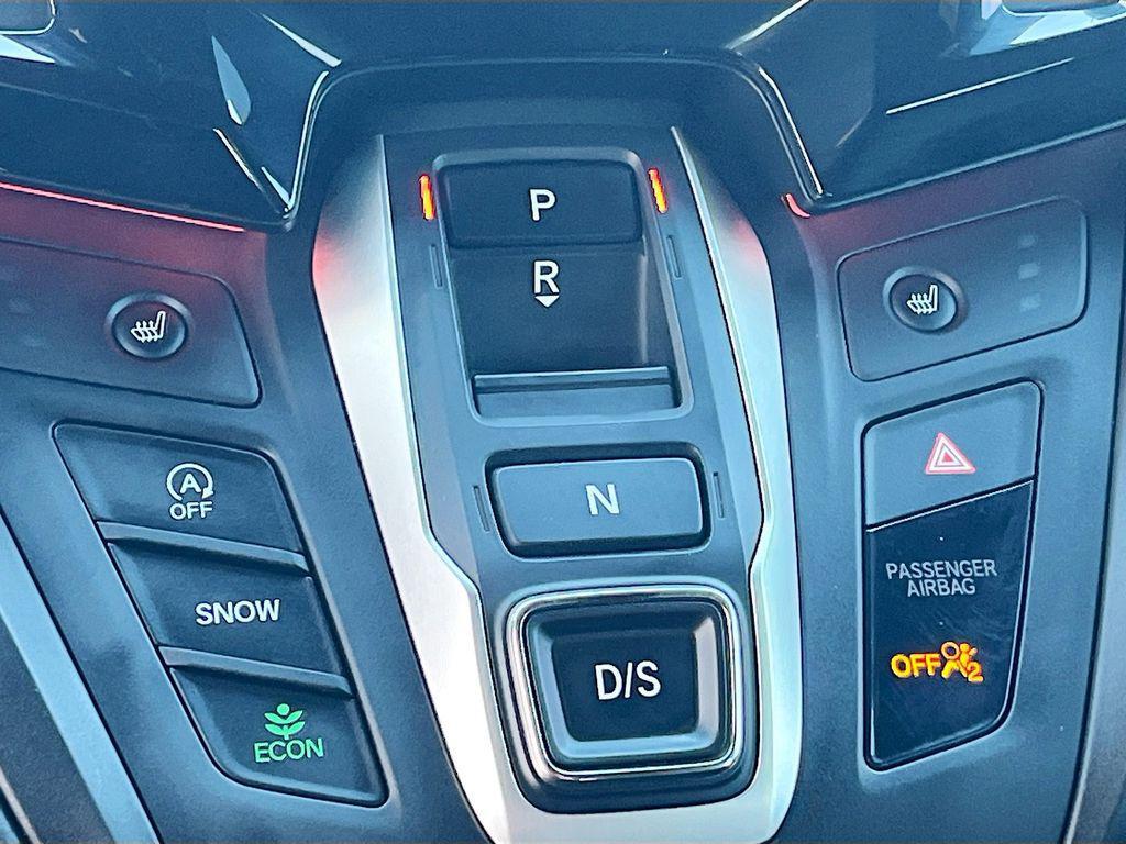 used 2024 Honda Odyssey car, priced at $32,000