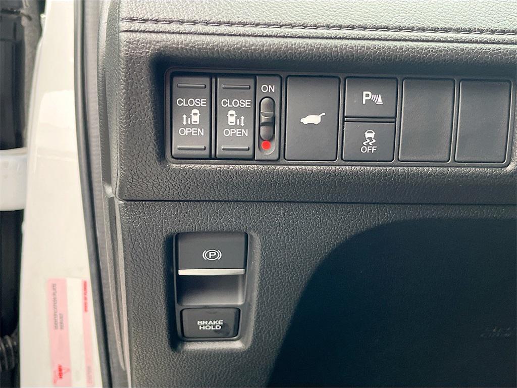 used 2025 Honda Odyssey car, priced at $39,300