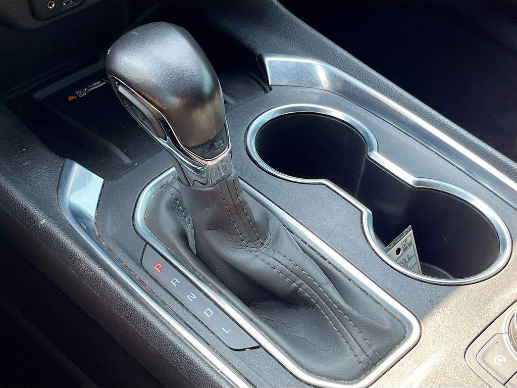 used 2022 Chevrolet Traverse car, priced at $26,800